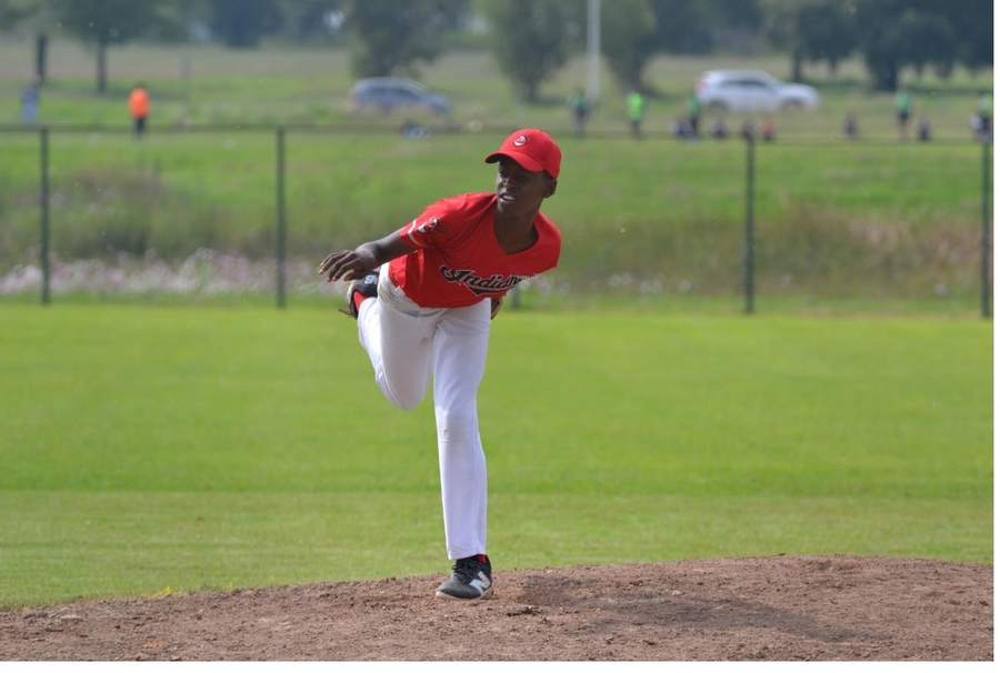 Tinashe throwing in Benoni Indians jersey